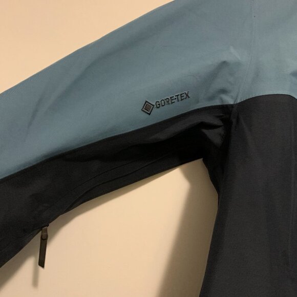 NWT GORE-TEX Peak Performance Vertical Anorak Jacket - Picture 4 of 8